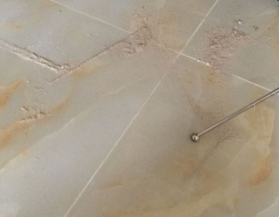 满洲里瓷砖空鼓维修公司分享粘合剂选择不当在瓷砖铺贴过程中可能导致以下问题